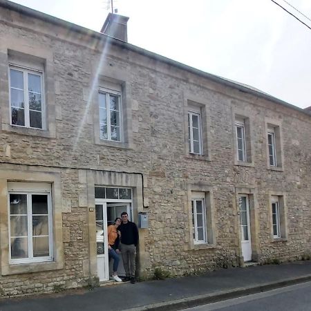 La Petite Dame De Bayeux Villa Buitenkant foto