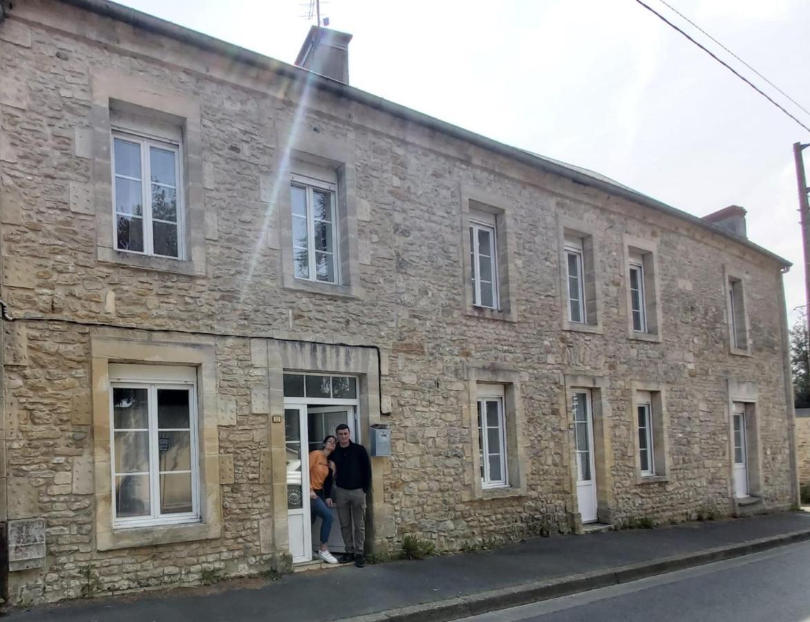 La Petite Dame De Bayeux Villa Buitenkant foto